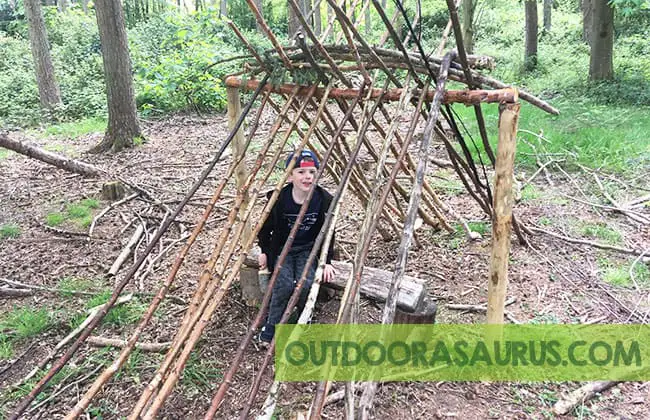 how to build a den in the wild