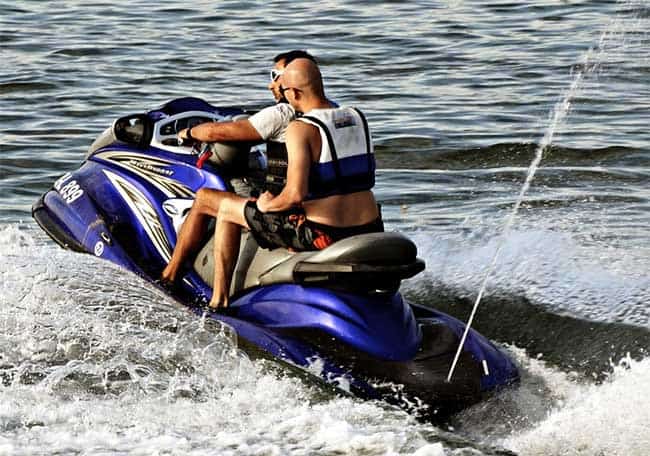 why do jet skis spray water up