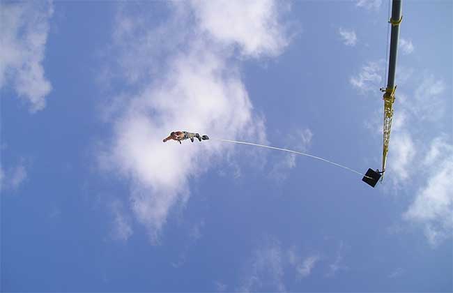 who invented the bungee jump